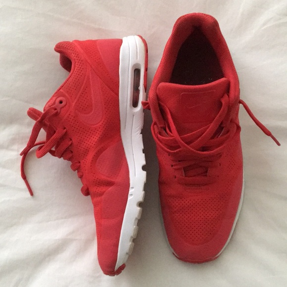 bright red air max